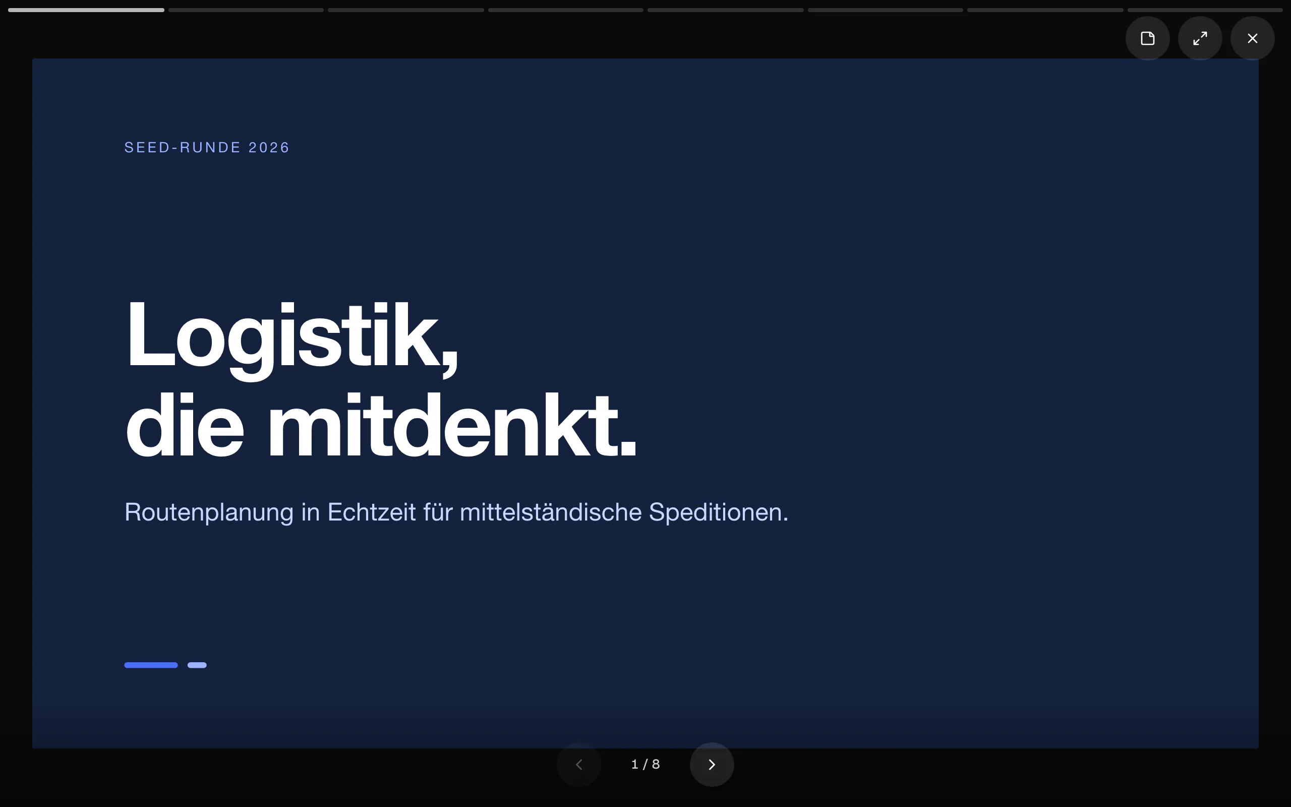 Die Präsentationsansicht im Vollbild der Seite: die Titelfolie füllt den Bildschirm; oben rechts stehen die Knöpfe Notizen, Vollbild und Beenden.