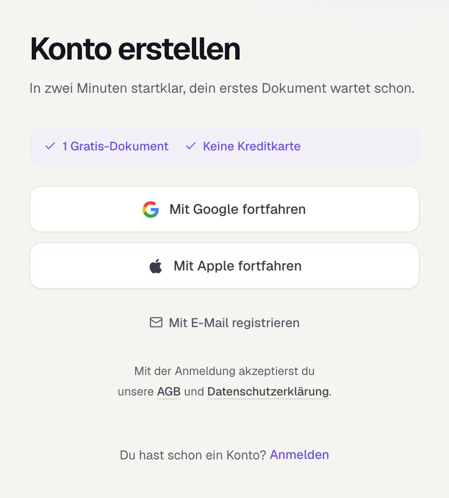 Die Registrierungsseite von Slaide: Konto erstellen mit den Knöpfen Mit Google fortfahren und Mit Apple fortfahren, dem Link Mit E-Mail registrieren und dem Hinweis auf AGB und Datenschutzerklärung.